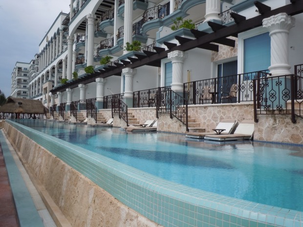 The Royal Cancun Swim Up Suites
